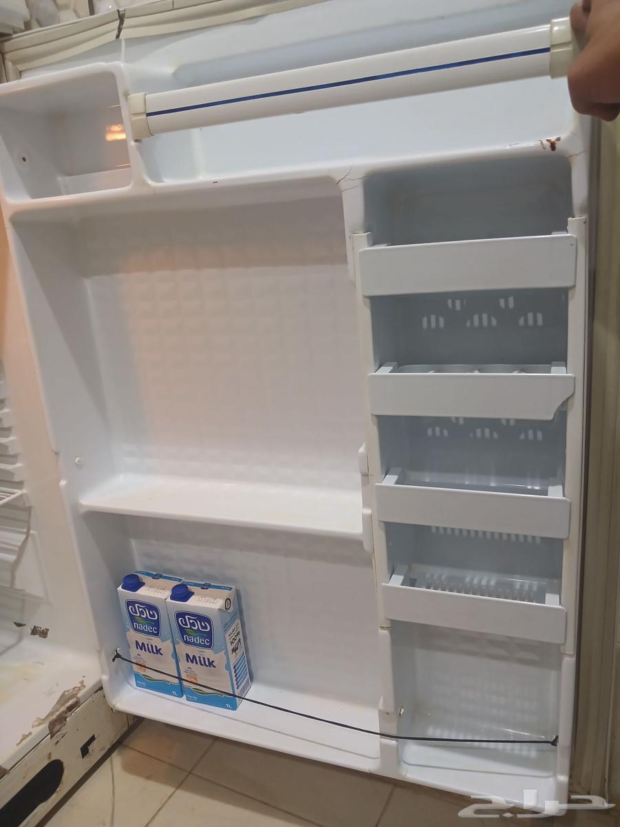 Refrigerator for sale, must have cooling and freezing function64488463388417112