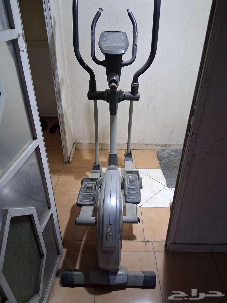 سير رياضي عادي مستخدم نضيف64488602242819110