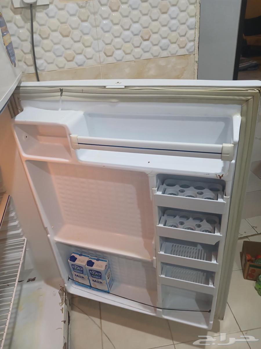 Refrigerator for sale, must have cooling and freezing function64488463388417111