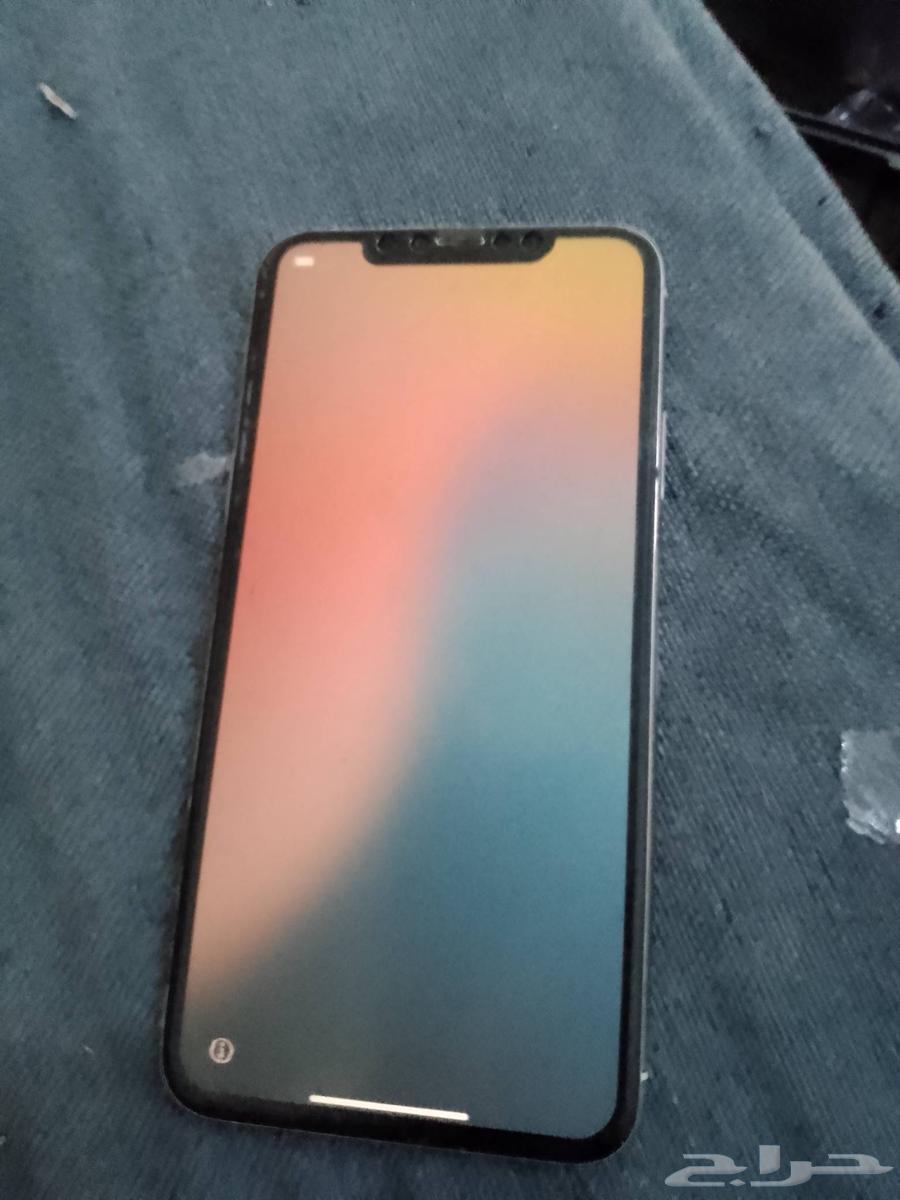 ايفون 11bro max مساحه 256مافيه اي خخدش ورده مقفل ايكلاود64487814882051112