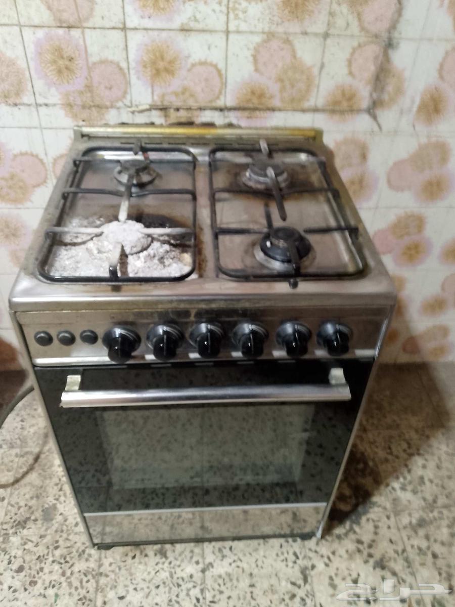 ثلاجه جديده ومكنسه جديده وممتازه وفرن بس مكسور الغطاء القزاز64490413282689111