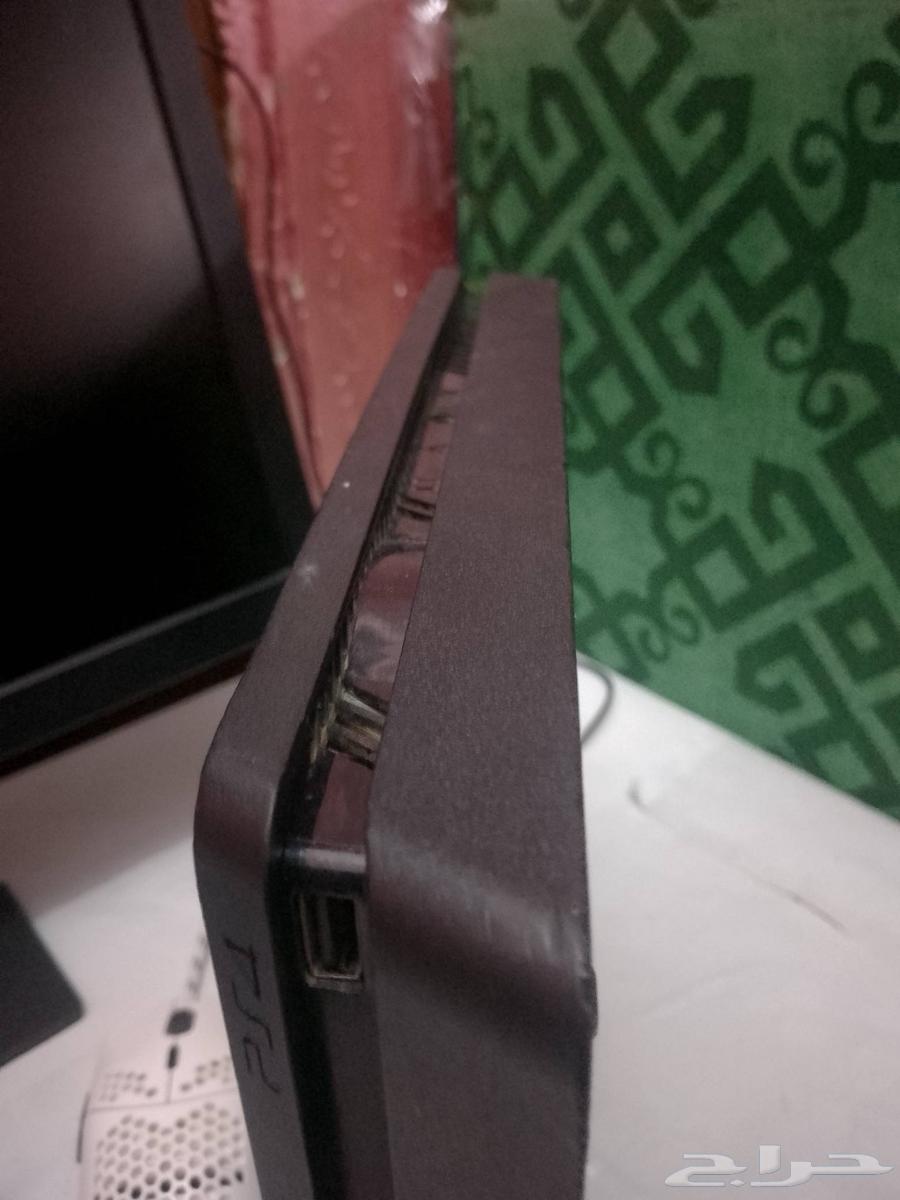 Sony 4 has nothing wrong with it, never dropped or anything, price was 500, lastly 45064491605723267113