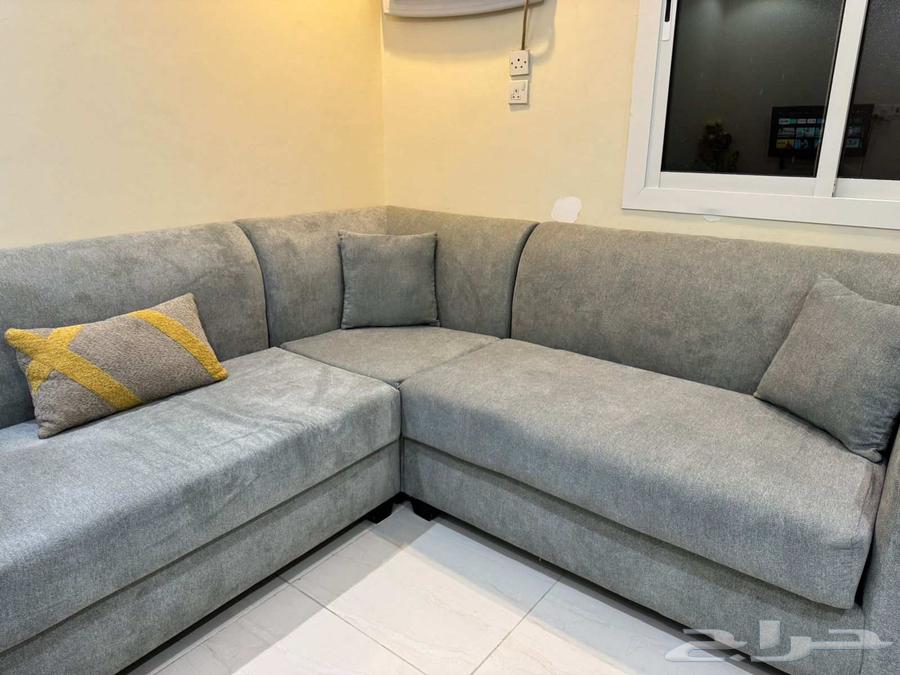 Sofa with table64492867270913111