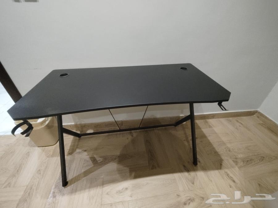 طاولة للبيع64492514692611112