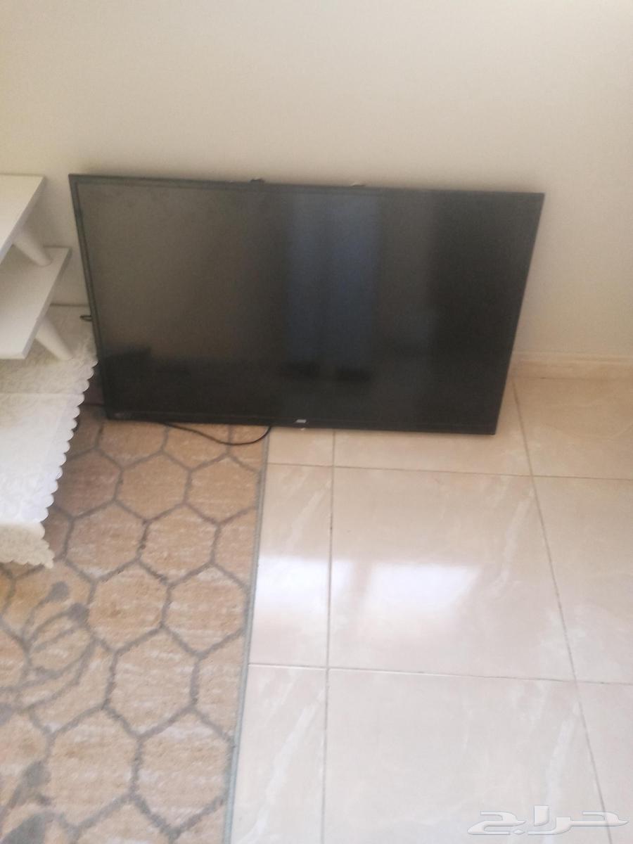 43-inch LED TV, mattress, table, and hand sink64487691021058110