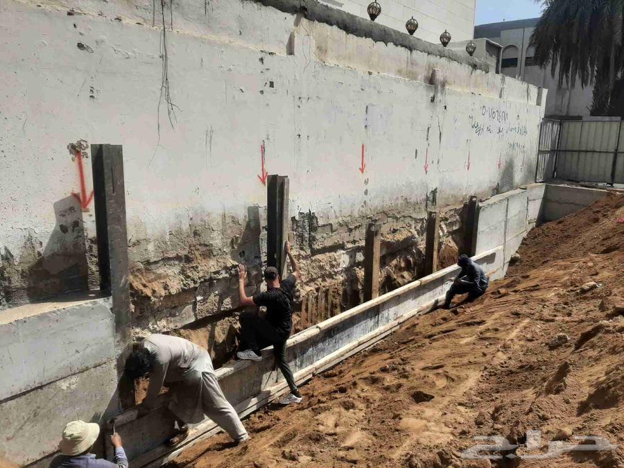 Najat Foundation for Reinforcing Retaining Walls with Steel Columns and Concrete64147251814147110