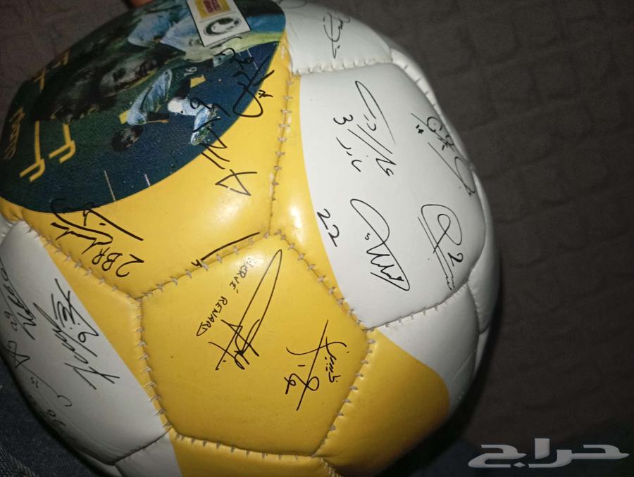 كوره موقع عليه توقيع الهلال64494003319425113