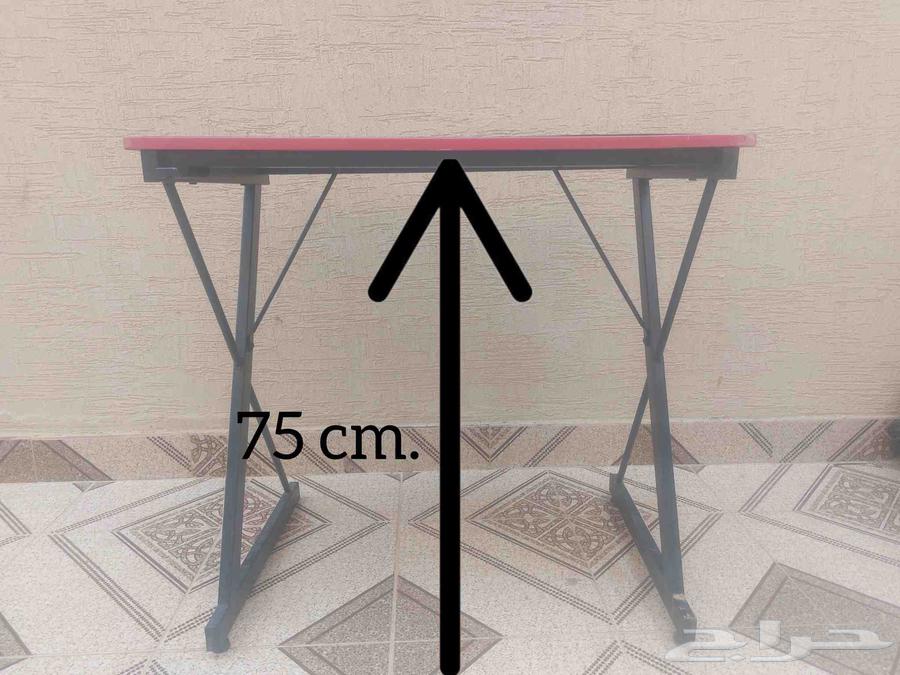 طاوله العاب سوداء مع مثبت سماعات64490605176321111