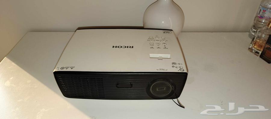 بروجكتر ريكو64493043012611111