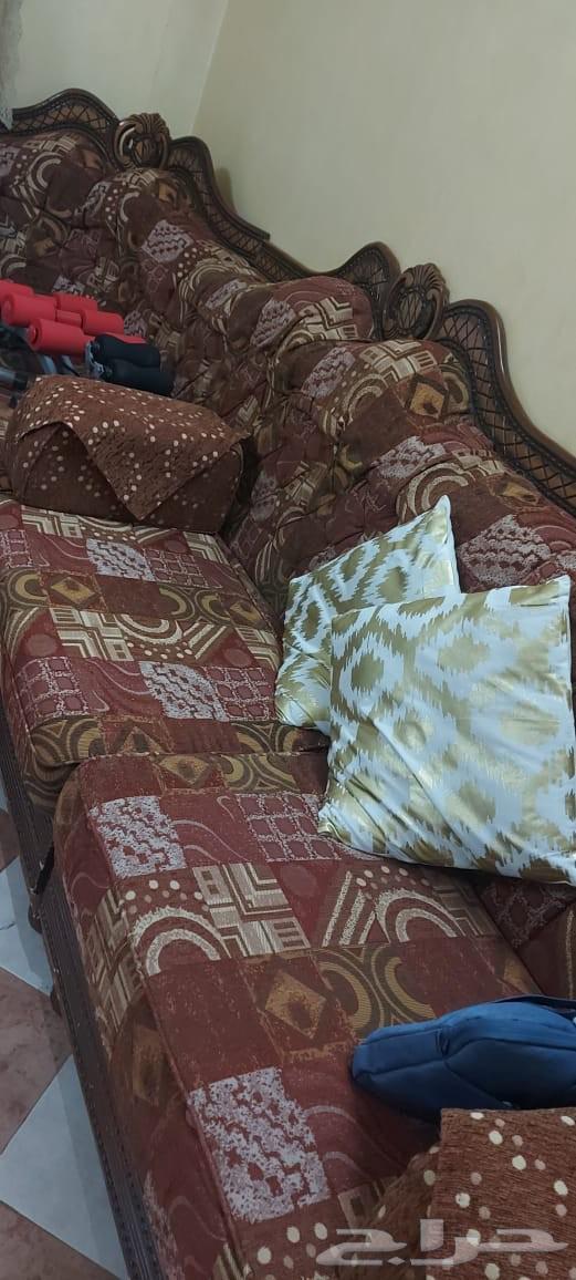 A large, fully furnished, flawless hall that accommodates approximately 14 people and more64494591224578112