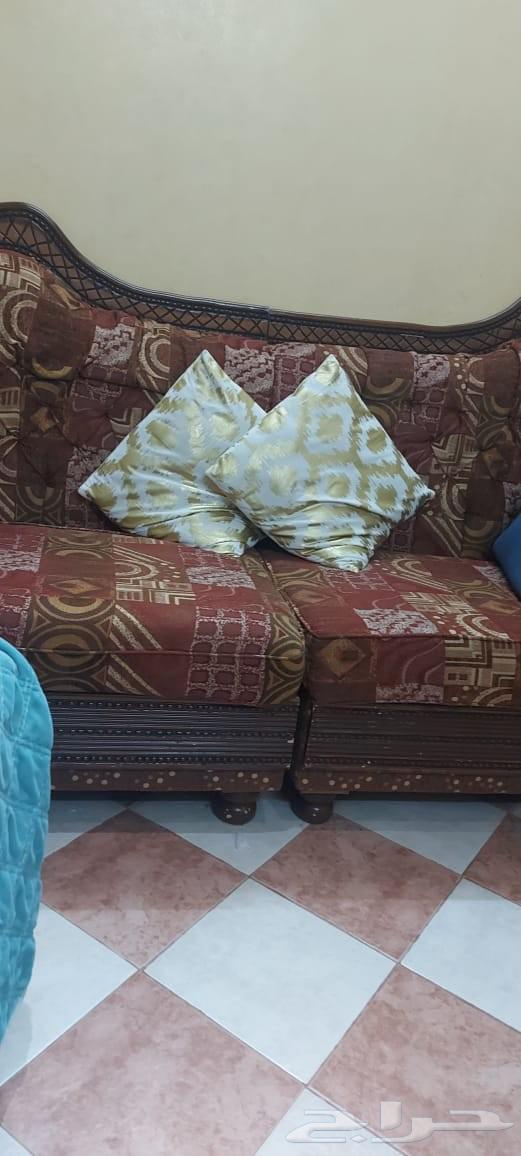 A large, fully furnished, flawless hall that accommodates approximately 14 people and more64494591224578110