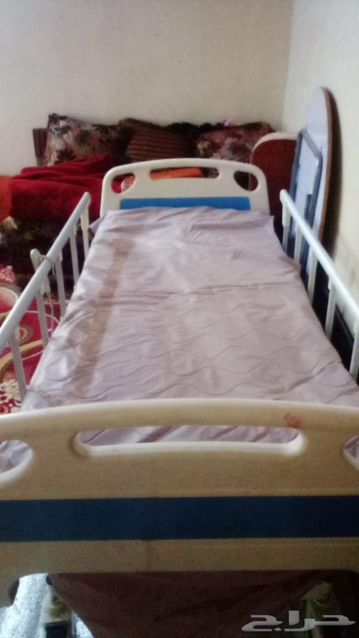 سرير طبي كهربائي64492758540418110