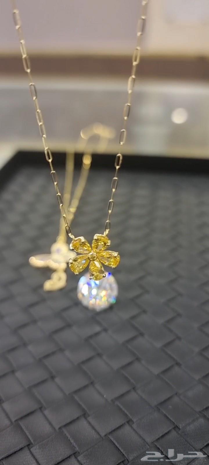 حجر ماسي المظهر 12 قيراط مع شهادة GRA64489600752641112