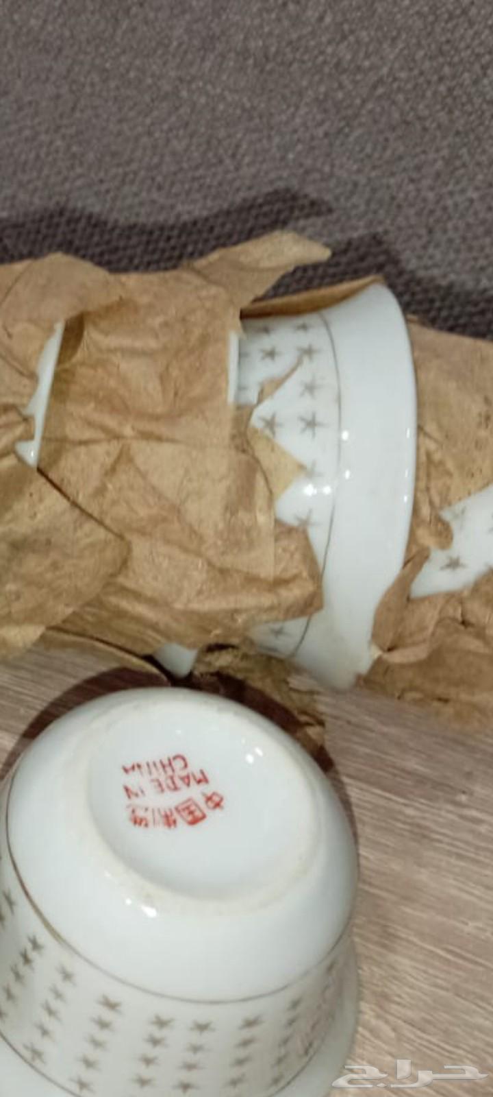 فناجيل ام نجمه قديمه مخزنه ختم احمر سعر الدرزن 65 ريال64486287959171111