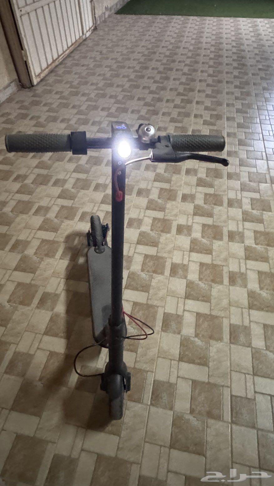 سكوتر نظيف وفيه سرعه سبورت يمشي 65.. العيوب بدون رفرف خلفي64490317321857113