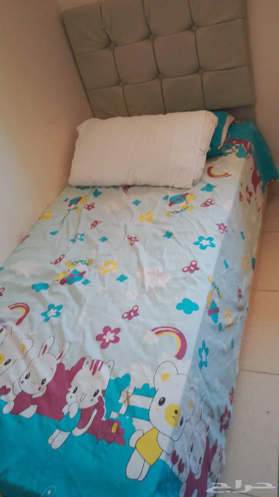 2 beds with mattresses and a 6-piece corner set and angle for sale64492243938817110