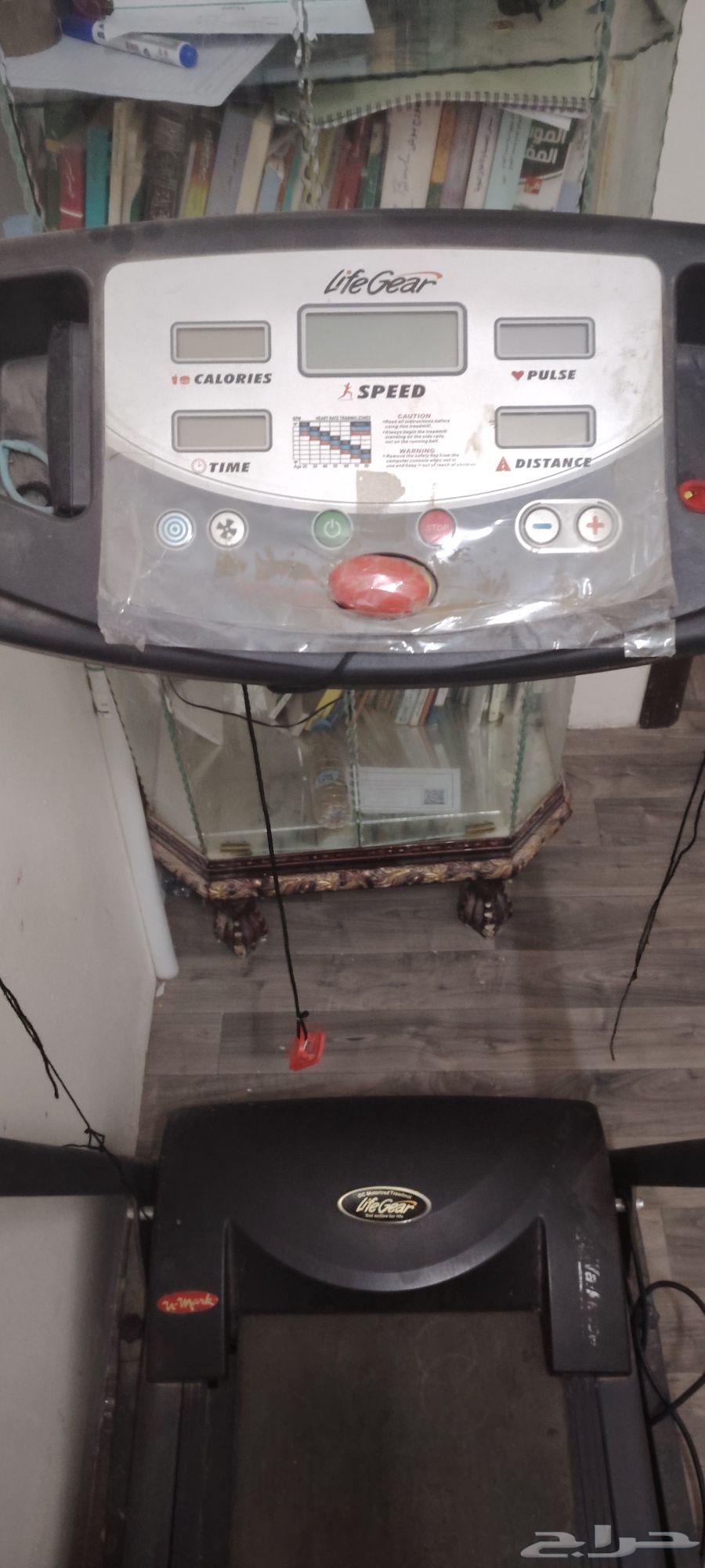 للبيع جهاز سير كهربائي LifeGear بحالة ممتازة ب 75064491211693954110