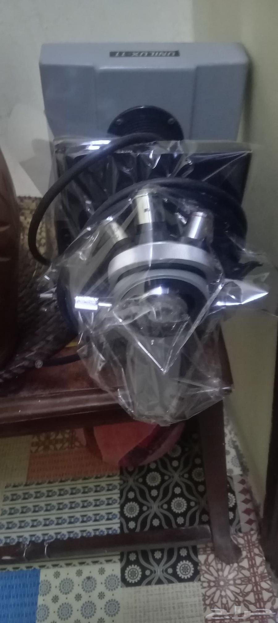 تلسكوب او منظار مختبر .ياباني نظيف. للبيع على السوم64492961530369111