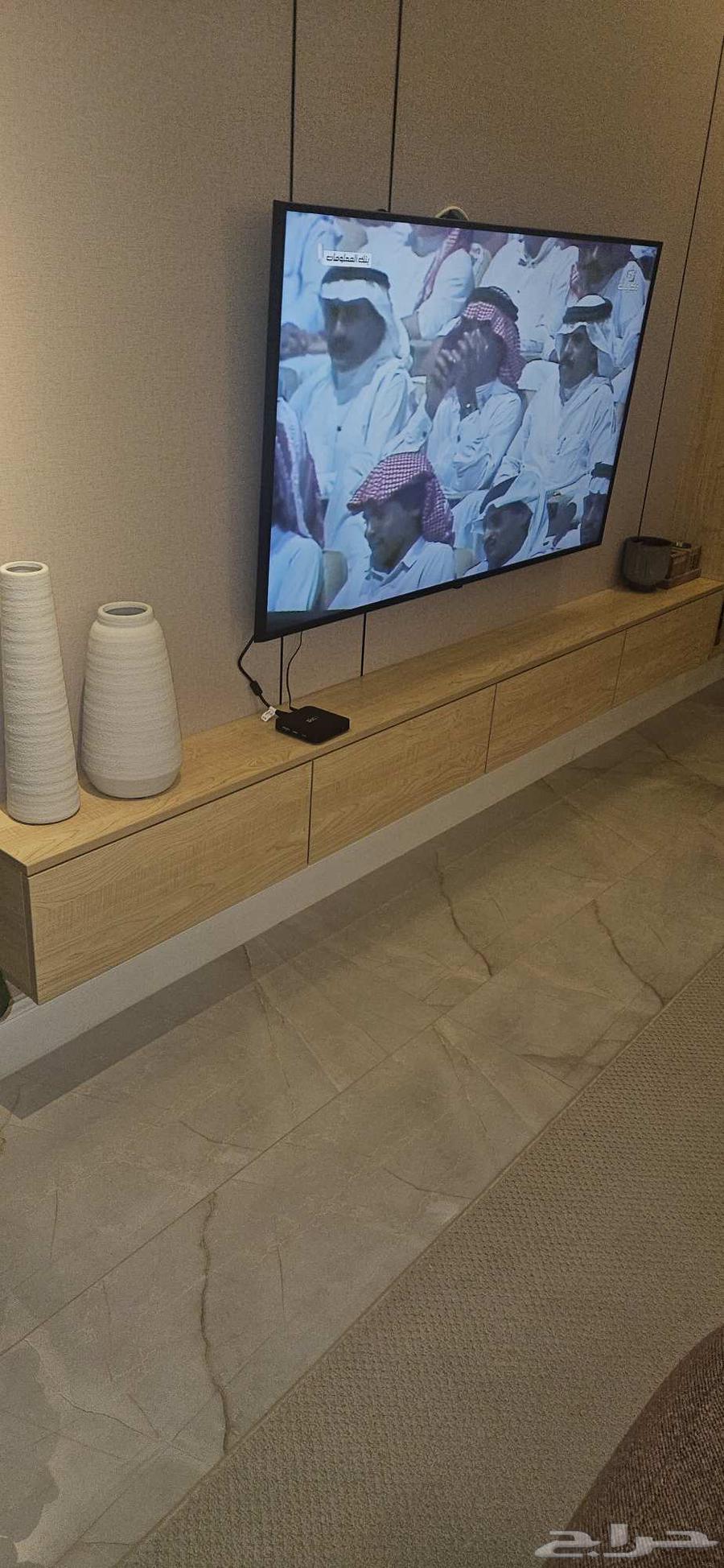 طاوله معلقه طويله64491877870594110