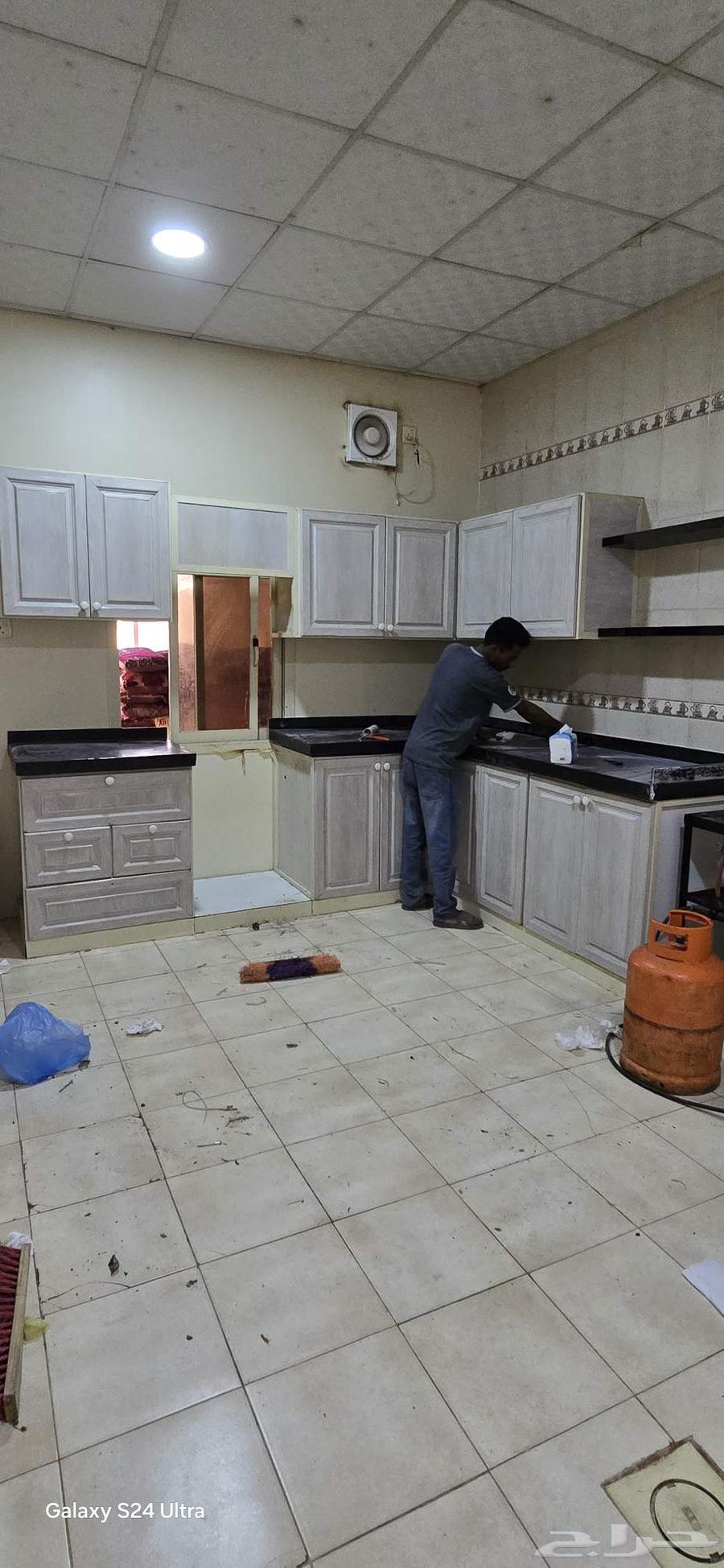 Hail Carpenter for Disassembling and Assembling Bedrooms and Kitchens, Expert Carpenter Hail Master Right Best64147079483907110