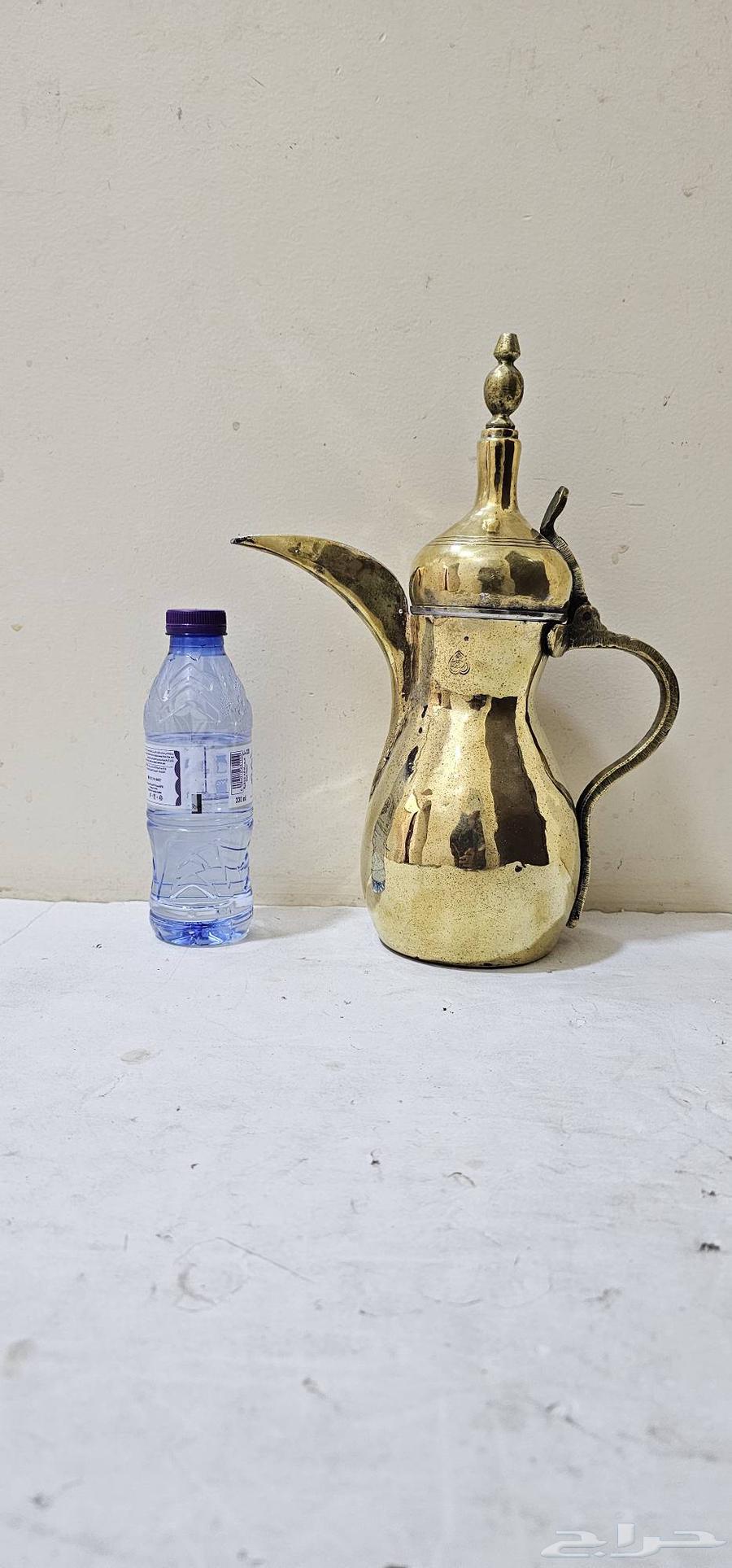 Dallah Rasslan with seal64492080679426110