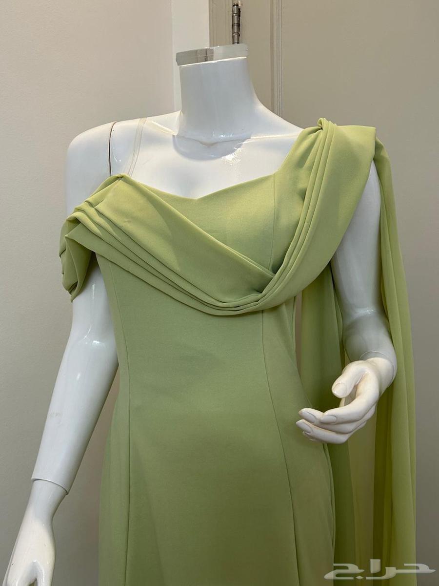 A dress from designer Mian's collection64494277208066110