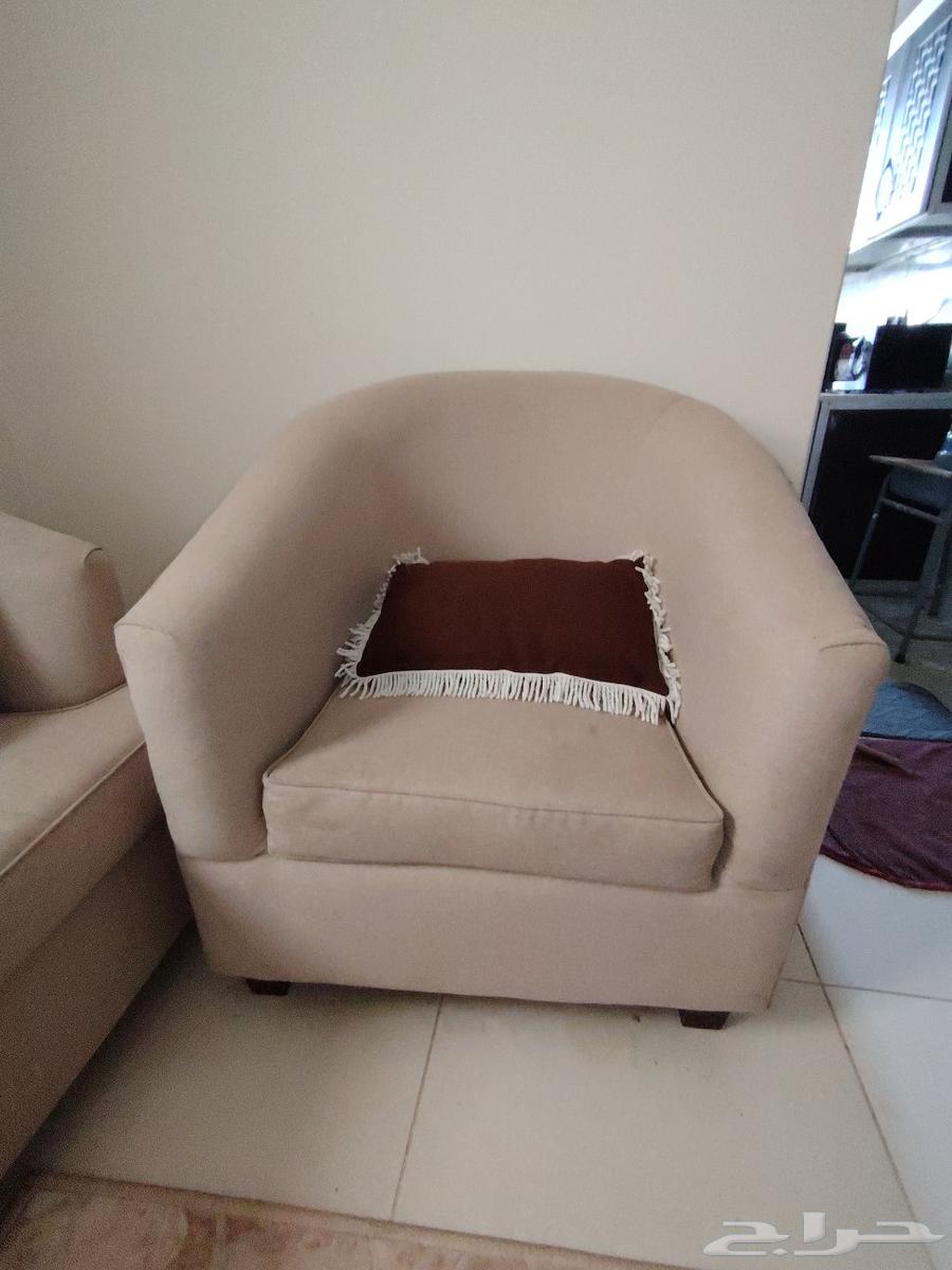 للبيع طقم كنب نظيف وبحاله ممتازه64494827318786111