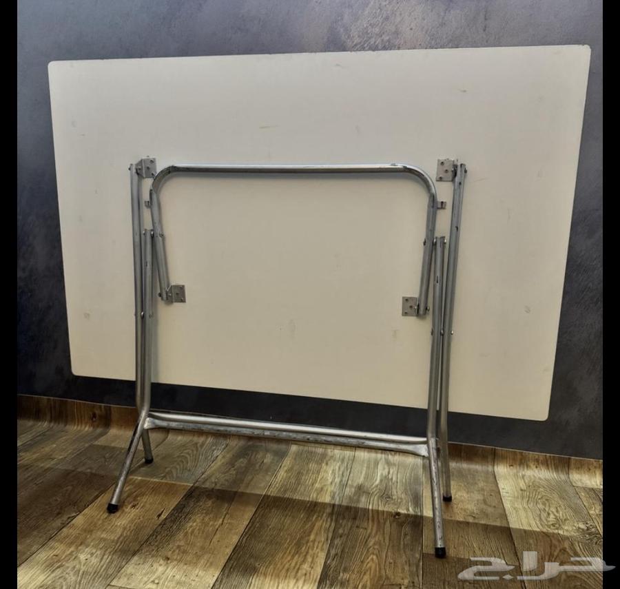 Foldable table64499744955010111