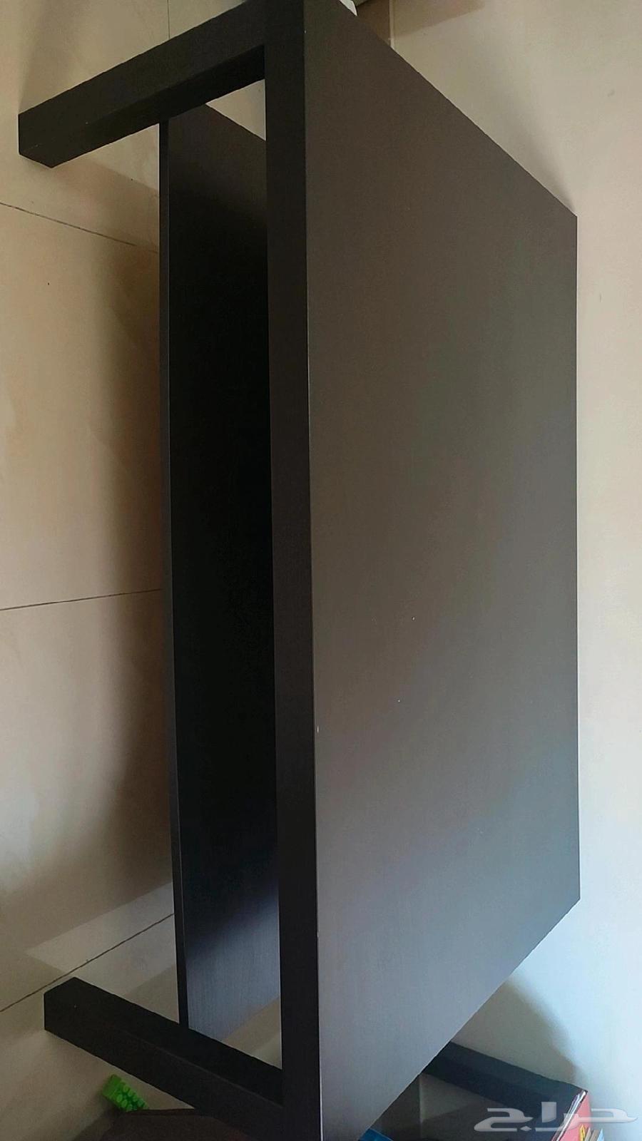 طاولة خشب من إيكيا شبه جديد لم تستعمل سعر البيع 150 ريال64498909868290110