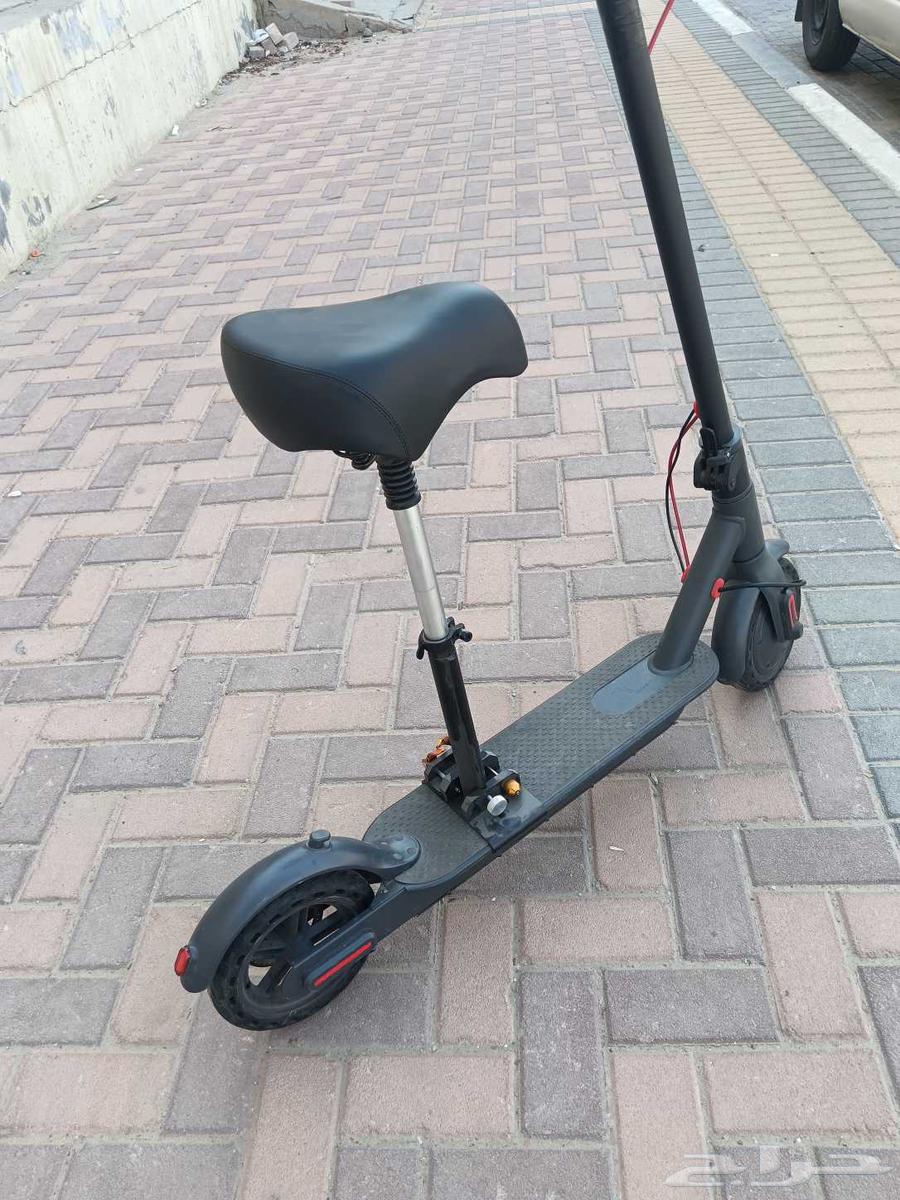 Excellent scooter for daily use with a new seat64496751085698112