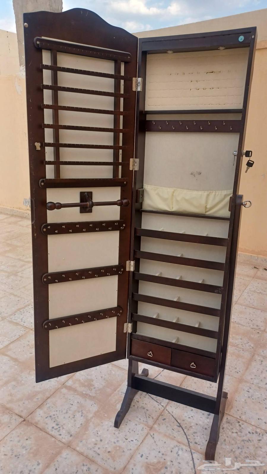 دولاب منظم اكسسوار للبيع في حاله جيده64495940878210112