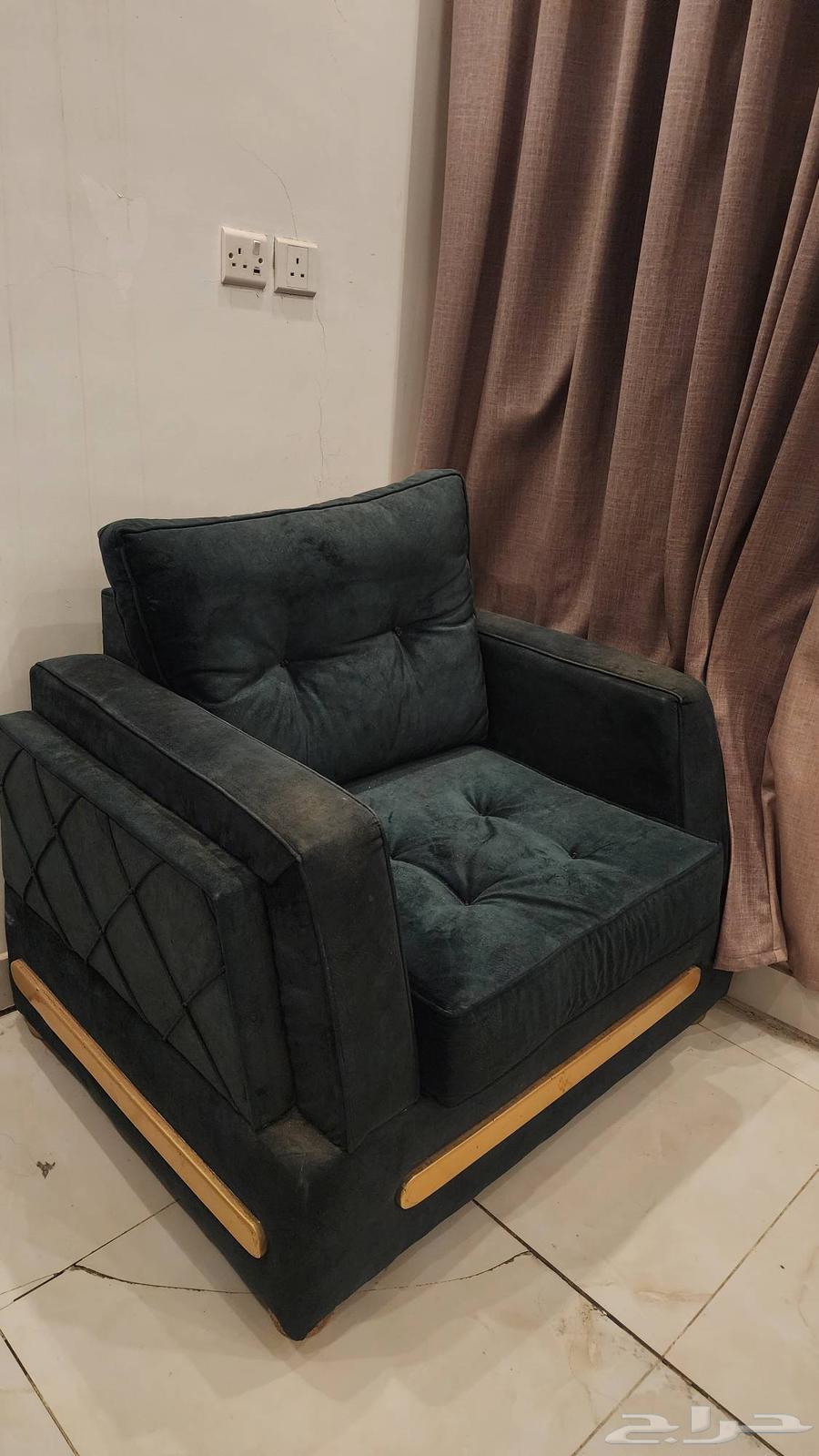 كنب صاله مع طاولة وسجاد64473275899393113