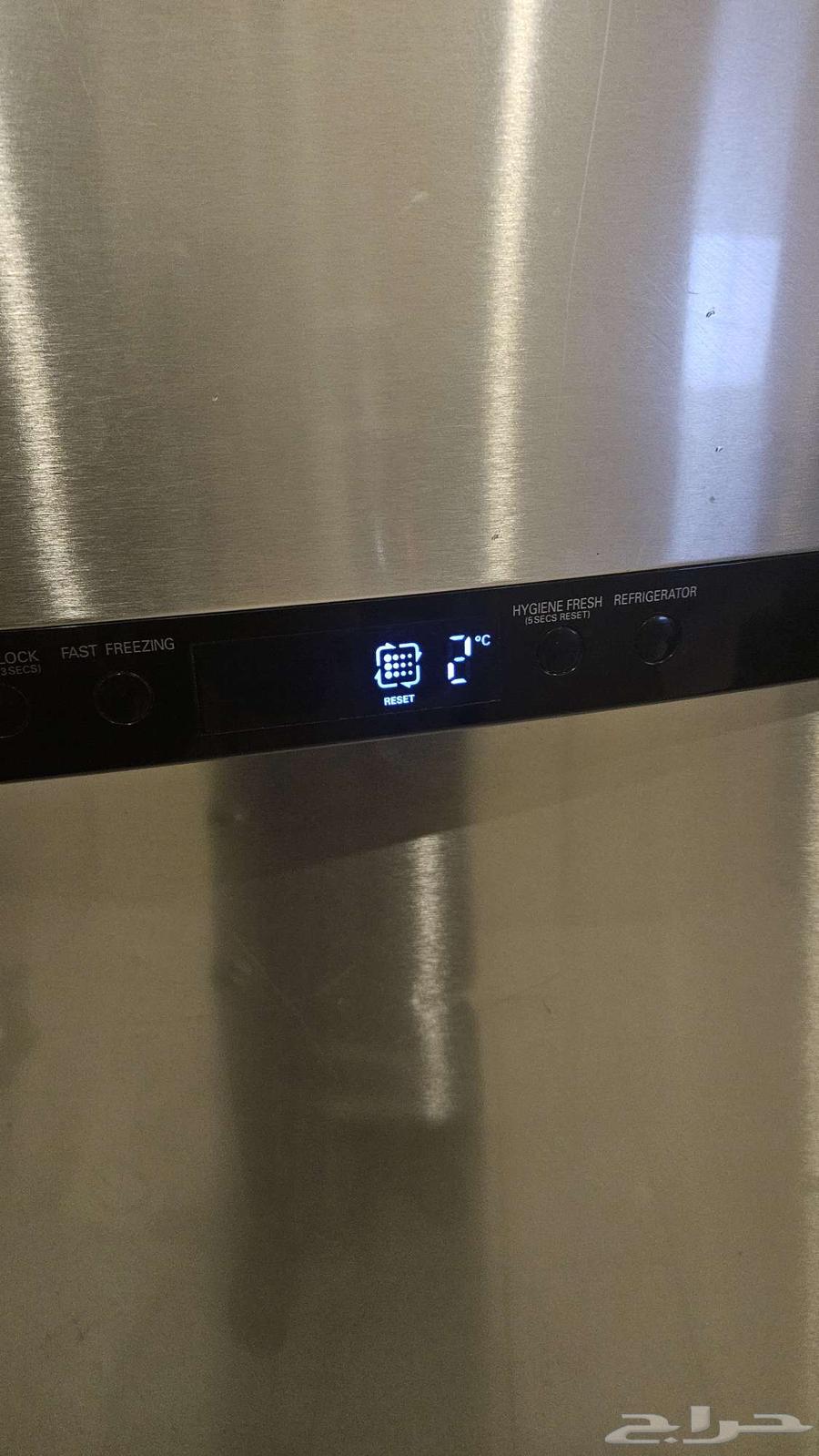 اثاث للبيع ( ثلاجة كبيرة LG - كراسي خارجية )64501668066817111