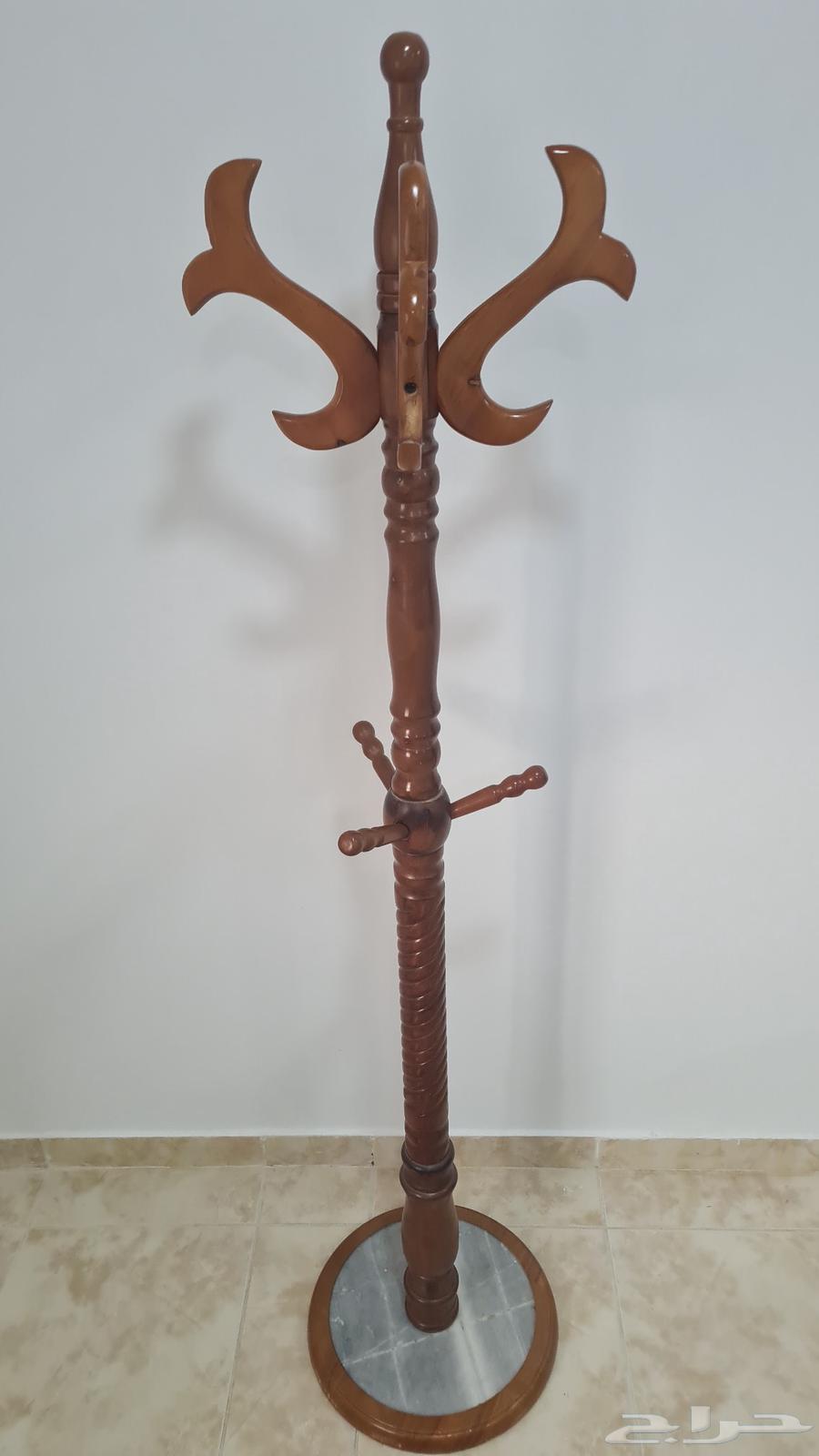 شماعة ملابس من الخشب والرخام64498979735043110