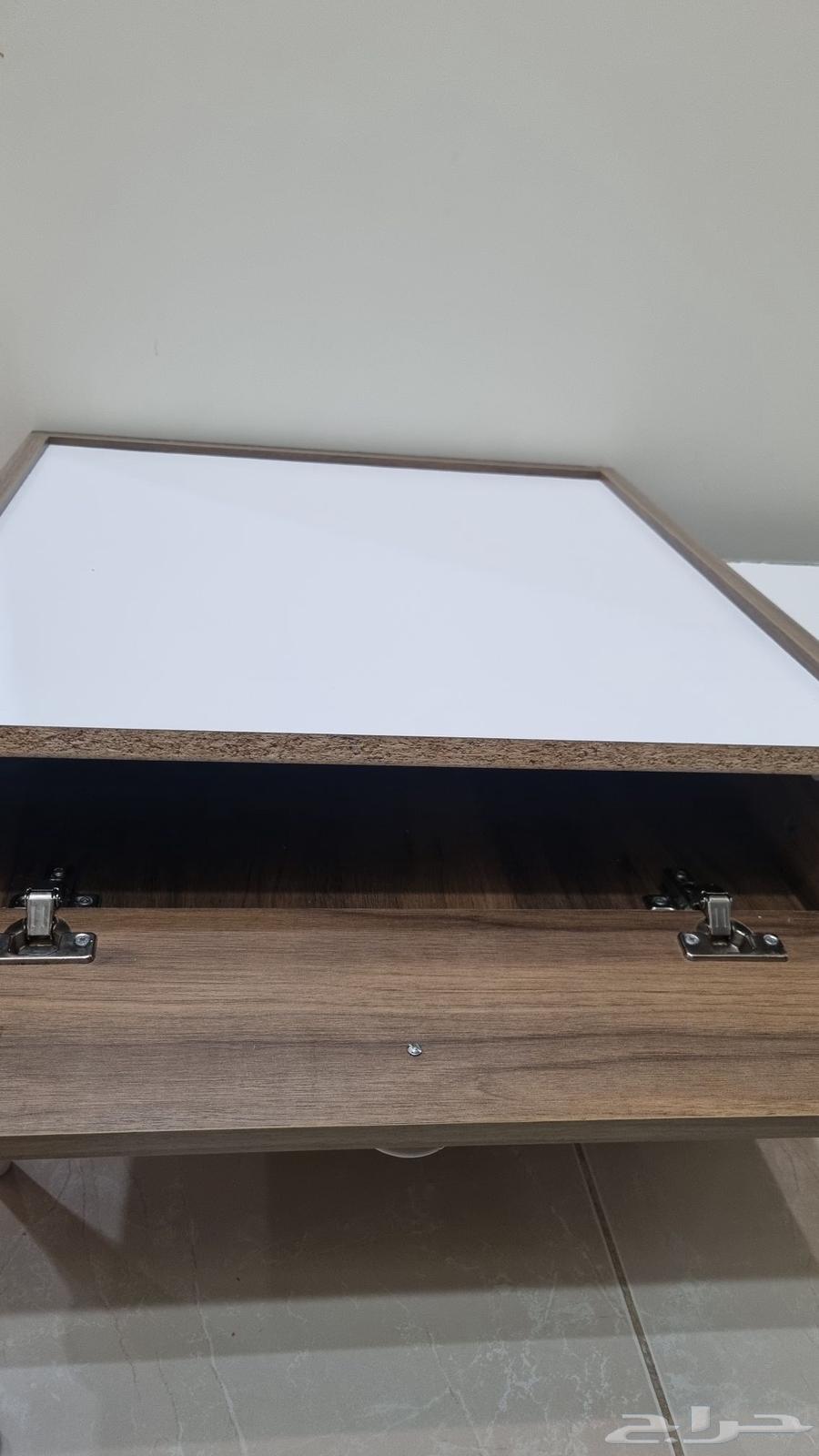 طاولة للبيع64502227880449113