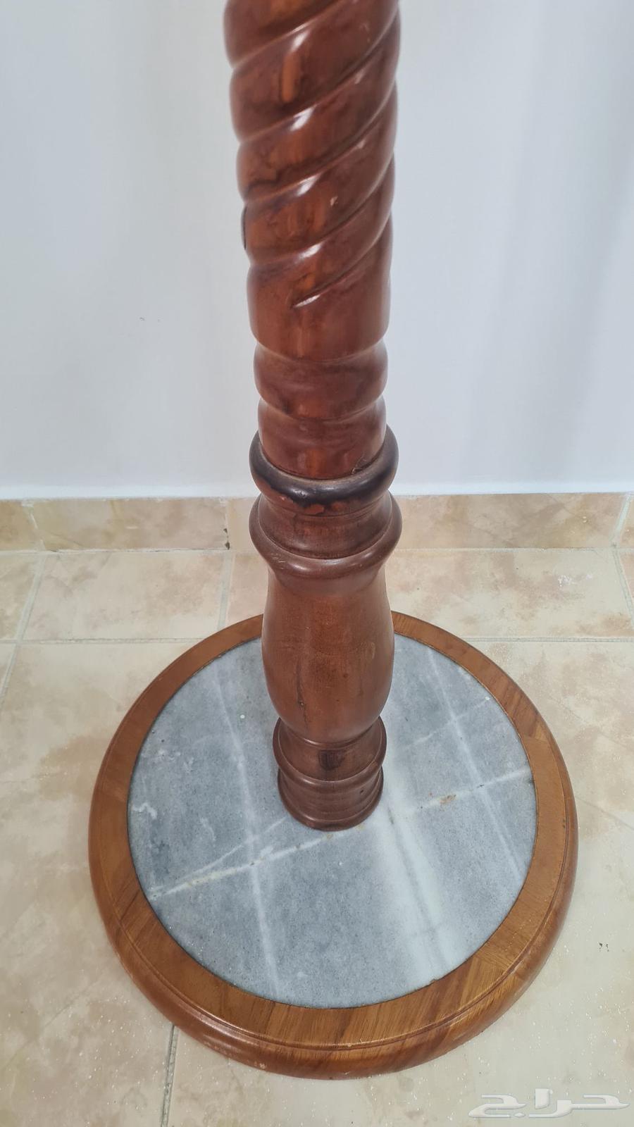 شماعة ملابس من الخشب والرخام64498979735043113