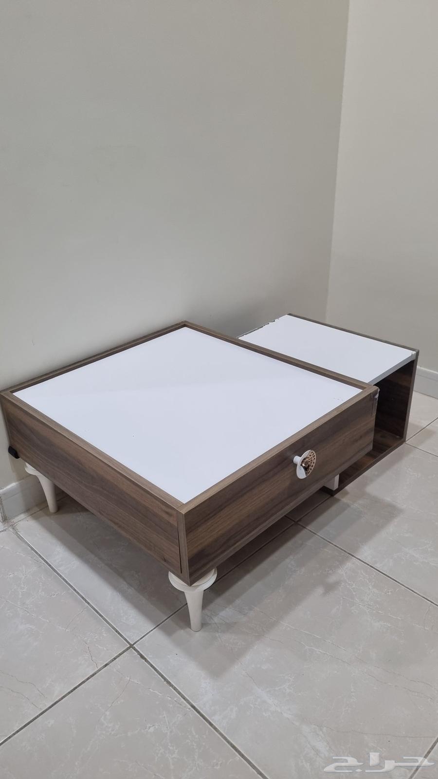 طاولة للبيع64502227880449110
