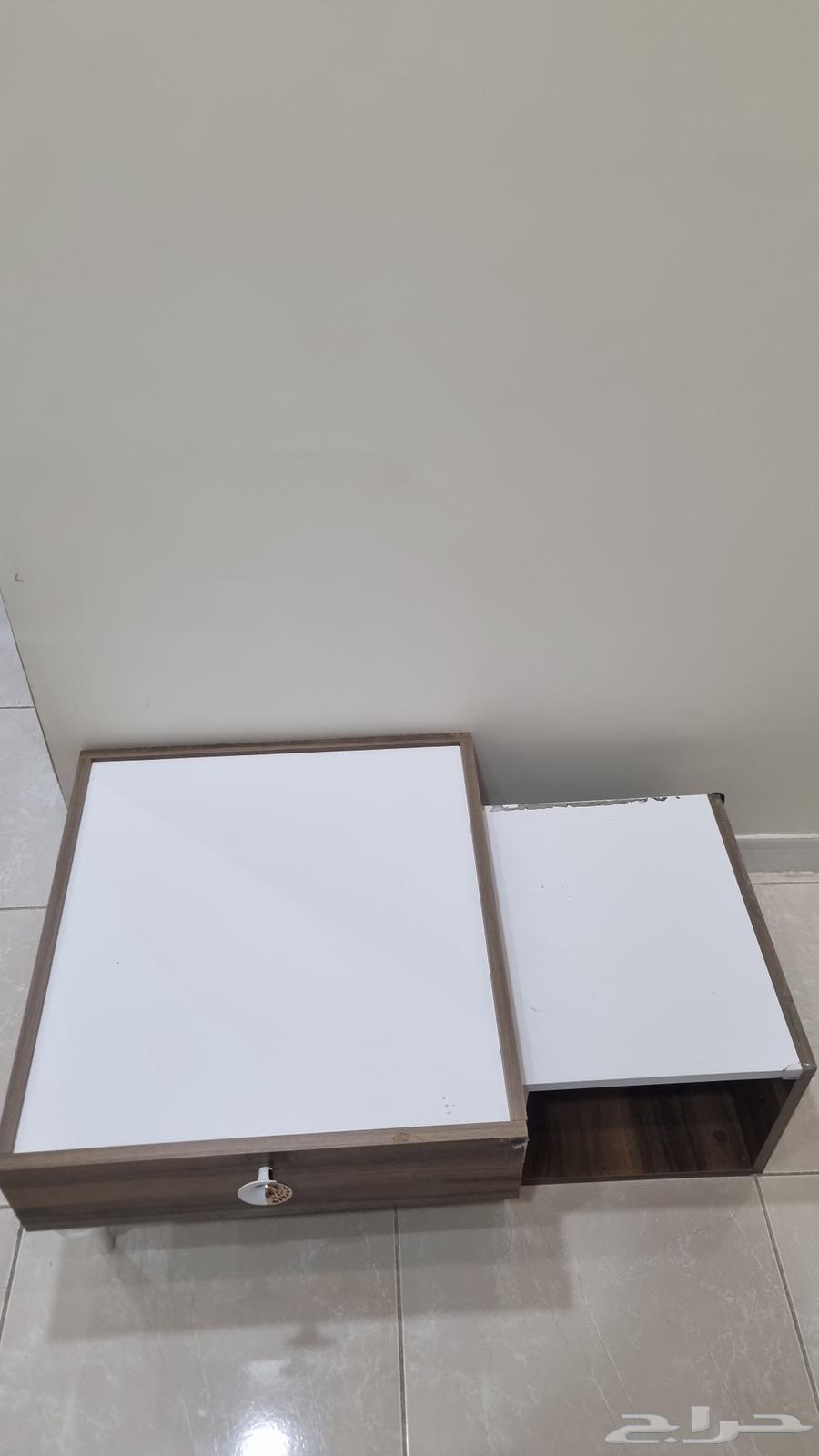طاولة للبيع64502227880449111