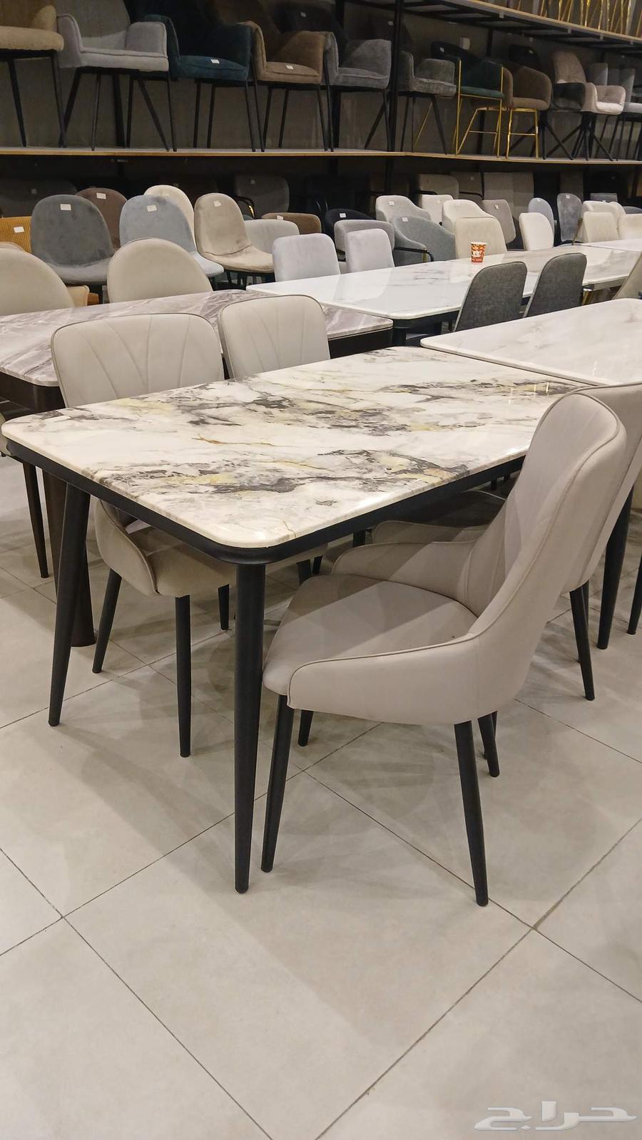 Dining tables with marble, wood, leather and fabric64500118490499112
