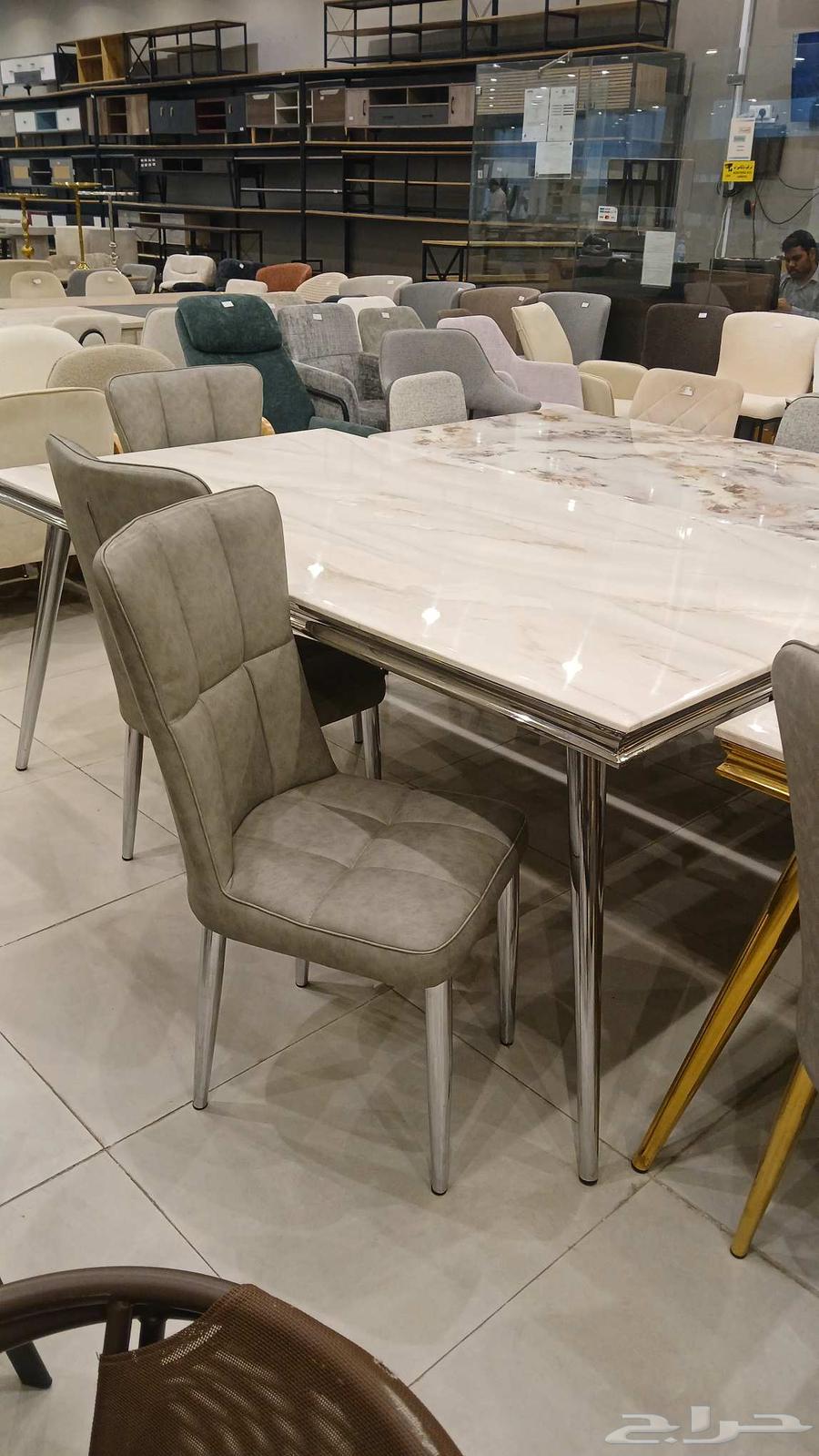 Dining tables with marble, wood, leather and fabric64500118490499113