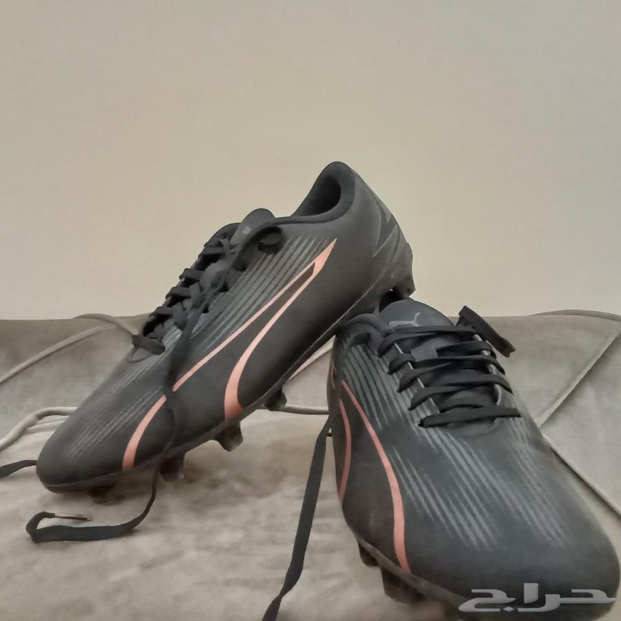 جزمه كوره للبيع مستعمله استعمال خفيف مقاس 3564498673974658112