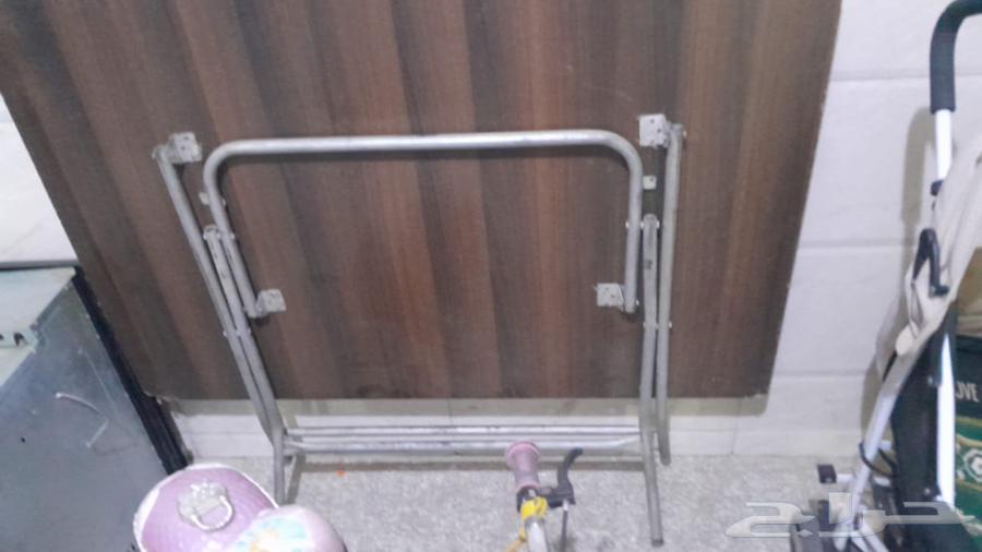 طاولة للبيع 200 وقابل للتفاوض64502790090625110