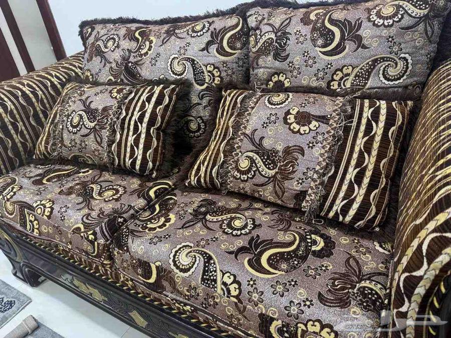 Used living room sofa set for auction consisting of a three-seater, two-seater, and single sofa64495803152769112