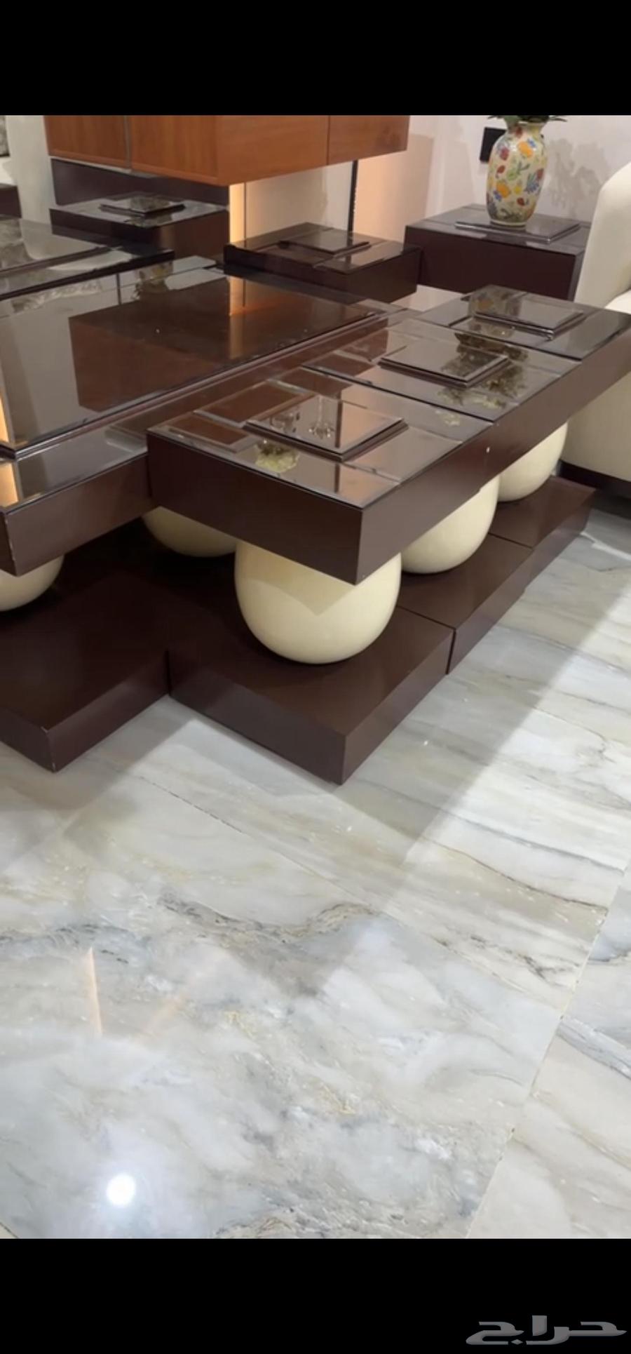 طاوله كبيره مع 5 طولات خدمه جديد64498368283010111