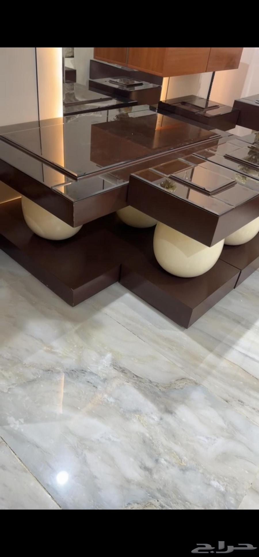 طاوله كبيره مع 5 طولات خدمه جديد64498368283010110