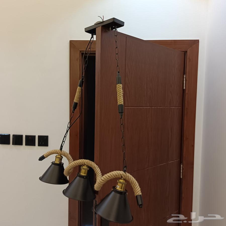 ستاير و نجفة و بطانية و طاولة مع 5 كراسي بلاستيك64502167958402114