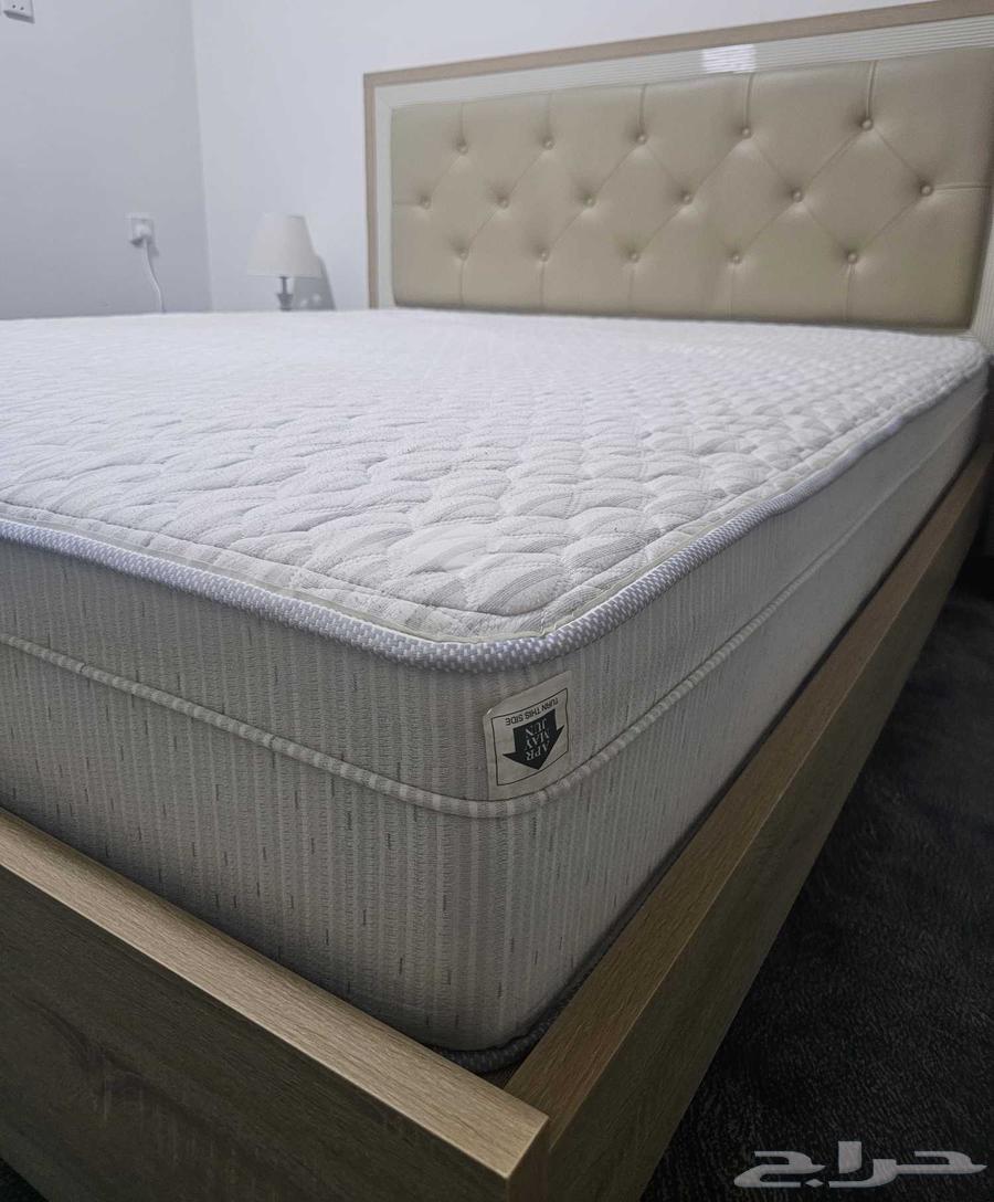 مرتبة فاخرة (سعرها الأصلي من هوم سنتر 3900 ريال سعودي). الأب64498020711169111