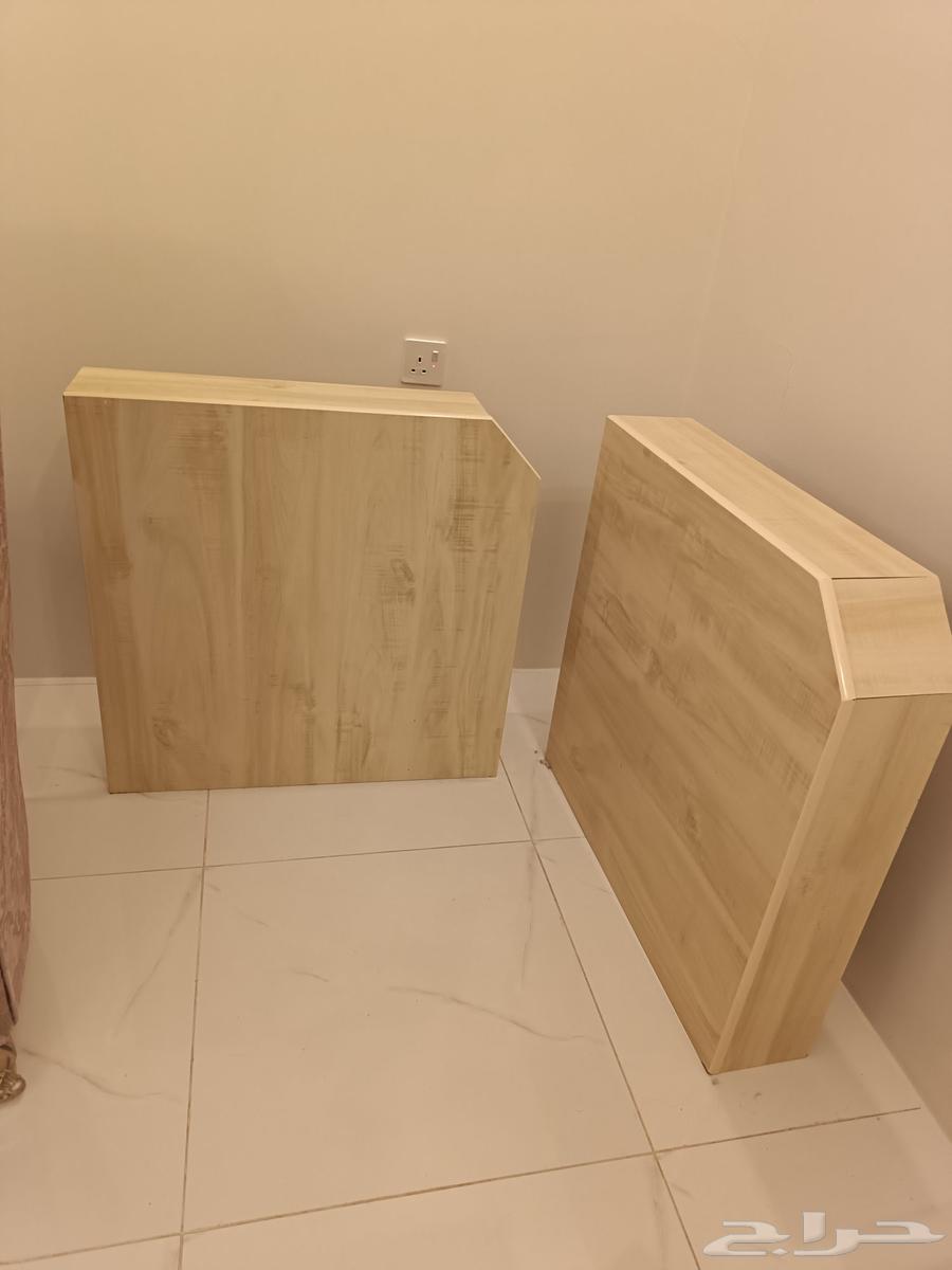 Two corner tables64497882956162110