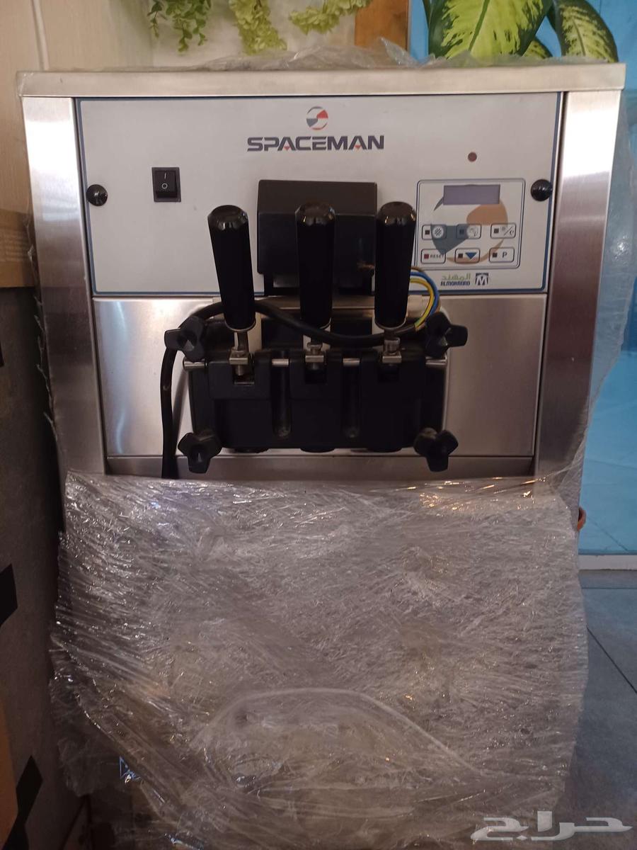 مكينه ايسكريم نظيفه جدا جدا للبيع السعر 20الف قابل للتفاو64502748575107110