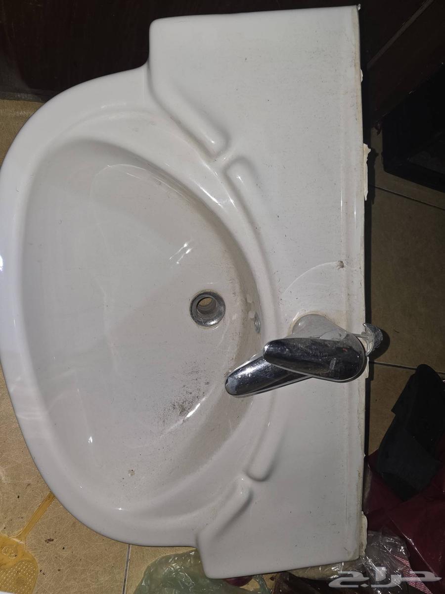 حوض ومرحاض للبيع تم تركيبهم ولم يستخدموا64496764786433113